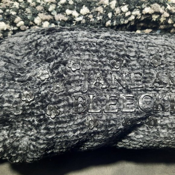 Jane and Bleecker Black gray white slipper socks - Picture 4 of 5